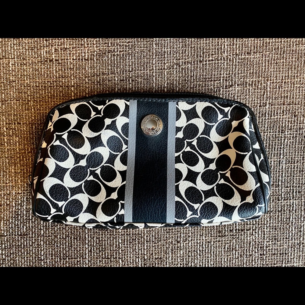 Coach Zipper Pouch/Wallet